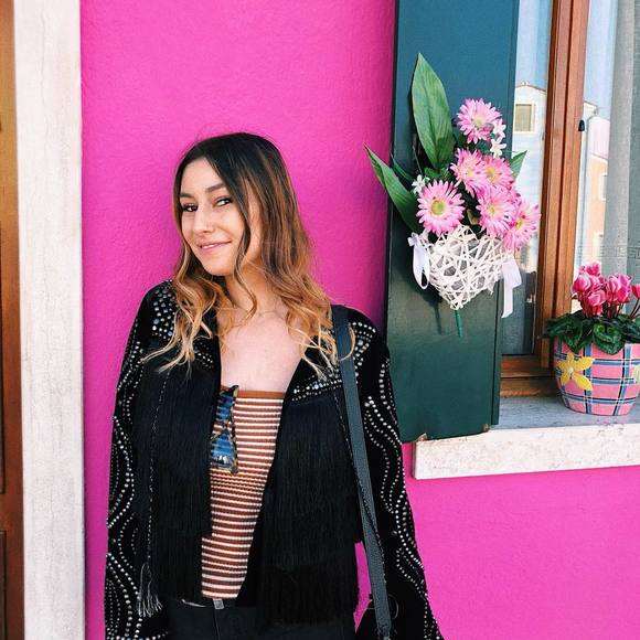 Meet your Posher, Nichole - Picture 1 of 1